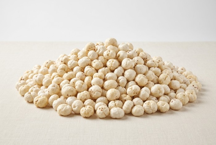 Makhana  vacuum-pack before packing